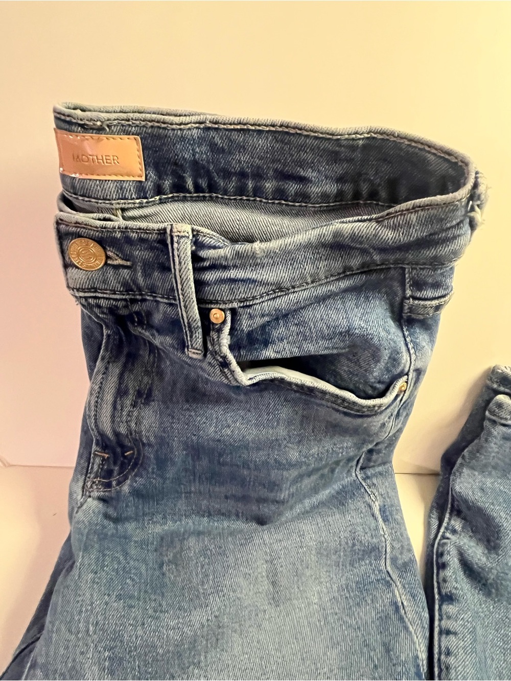 MOTHER JEANS ( The Outsider Sneak ) ๐๐๐๐๐๐๐๐๐๐๐๐ - Picture 7 of 7